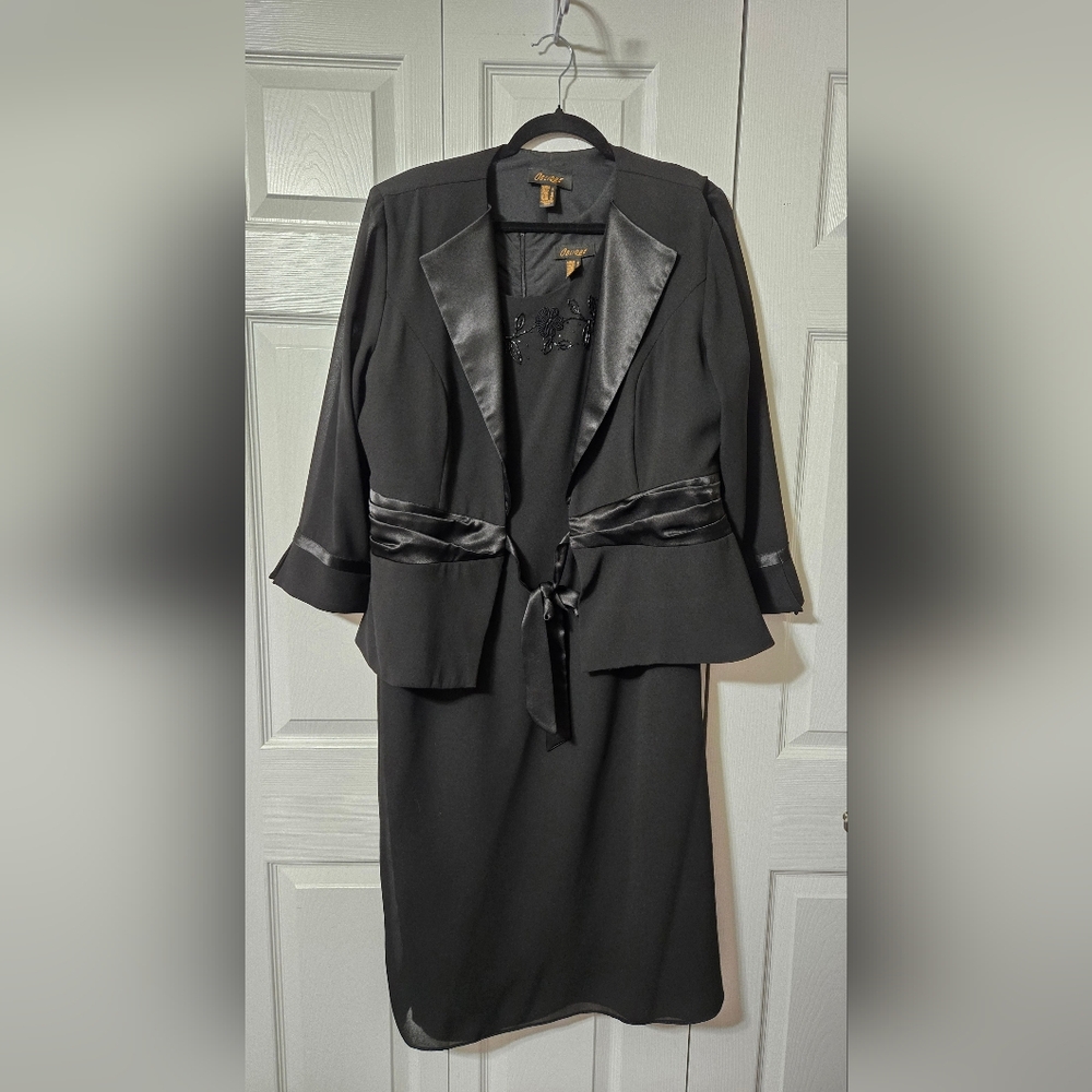 Black Sleeveless Dress W/Matching Belted Jacket, Size 16 Excellent Condition